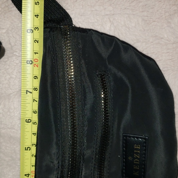 Kedzie Black Nylon Waist Bag/ Fanny Pack- Used Once - Picture 5 of 6